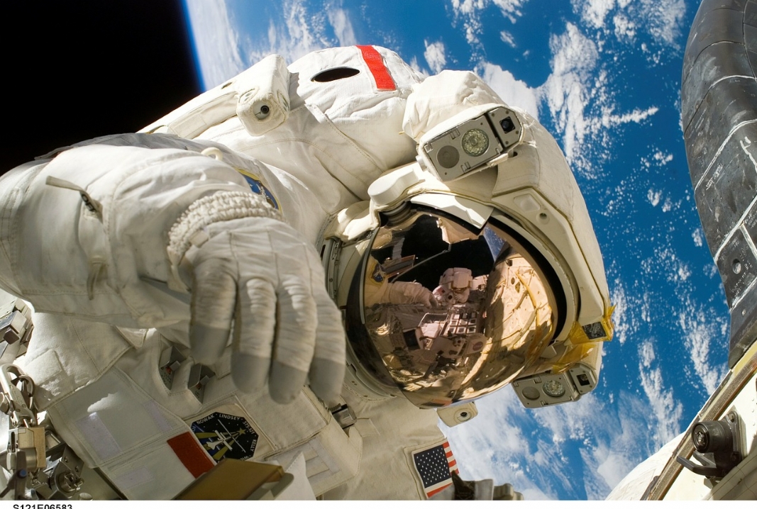 astronaut 11080 1280